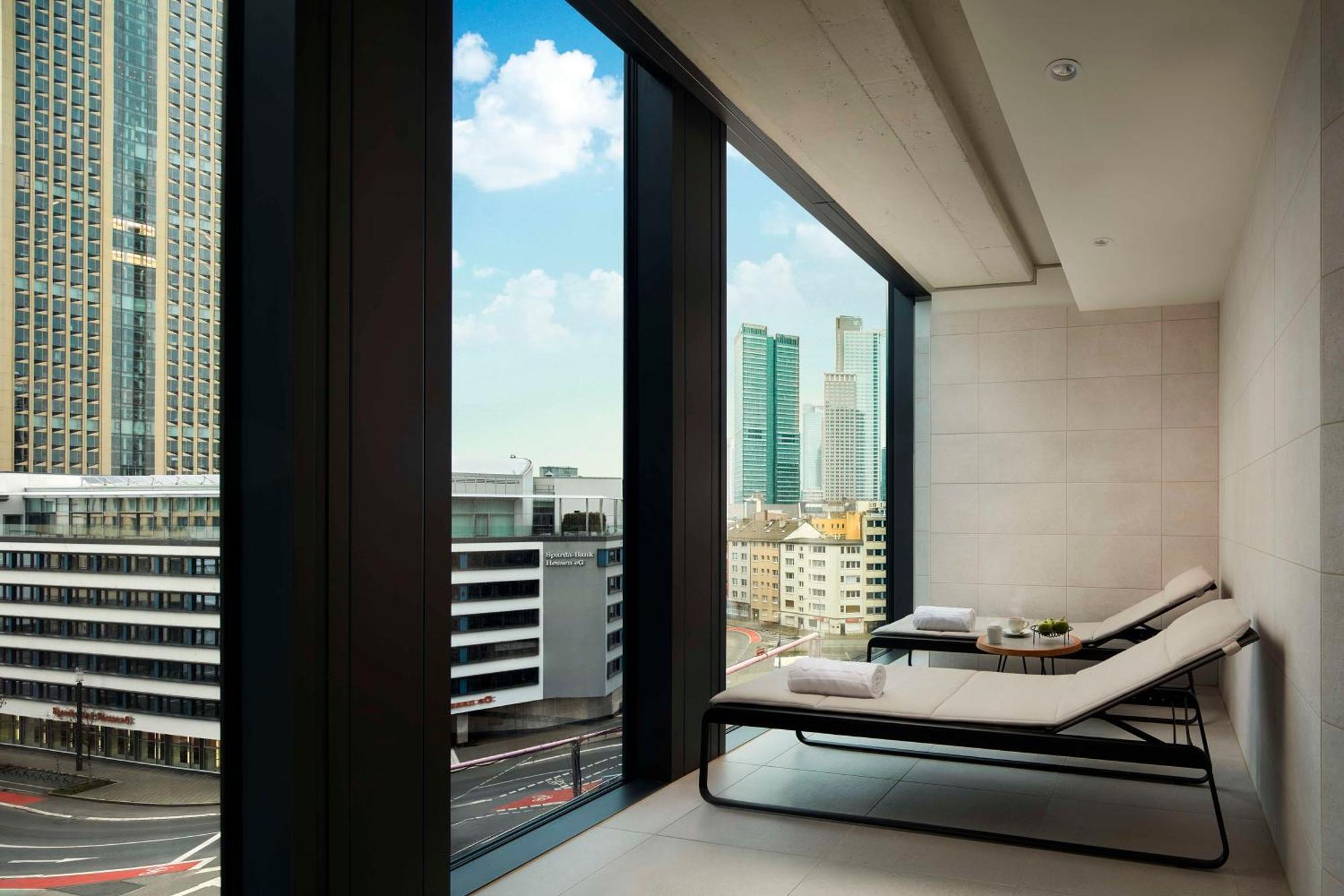 Отель Nh Collection Frankfurt Spin Tower Франкфурт-на-Майне Экстерьер фото