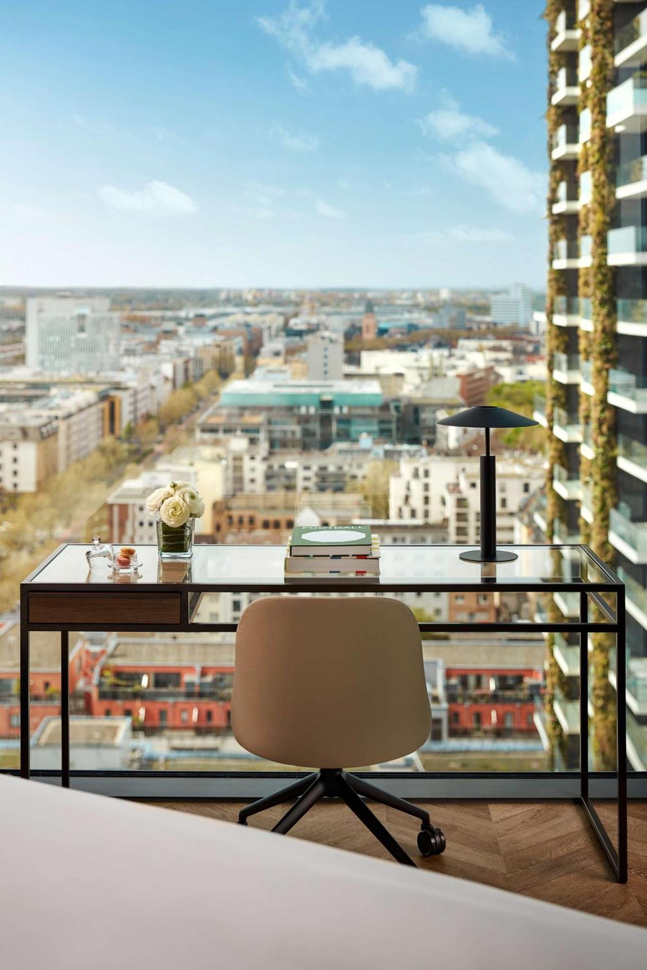 Отель Nh Collection Frankfurt Spin Tower Франкфурт-на-Майне Экстерьер фото