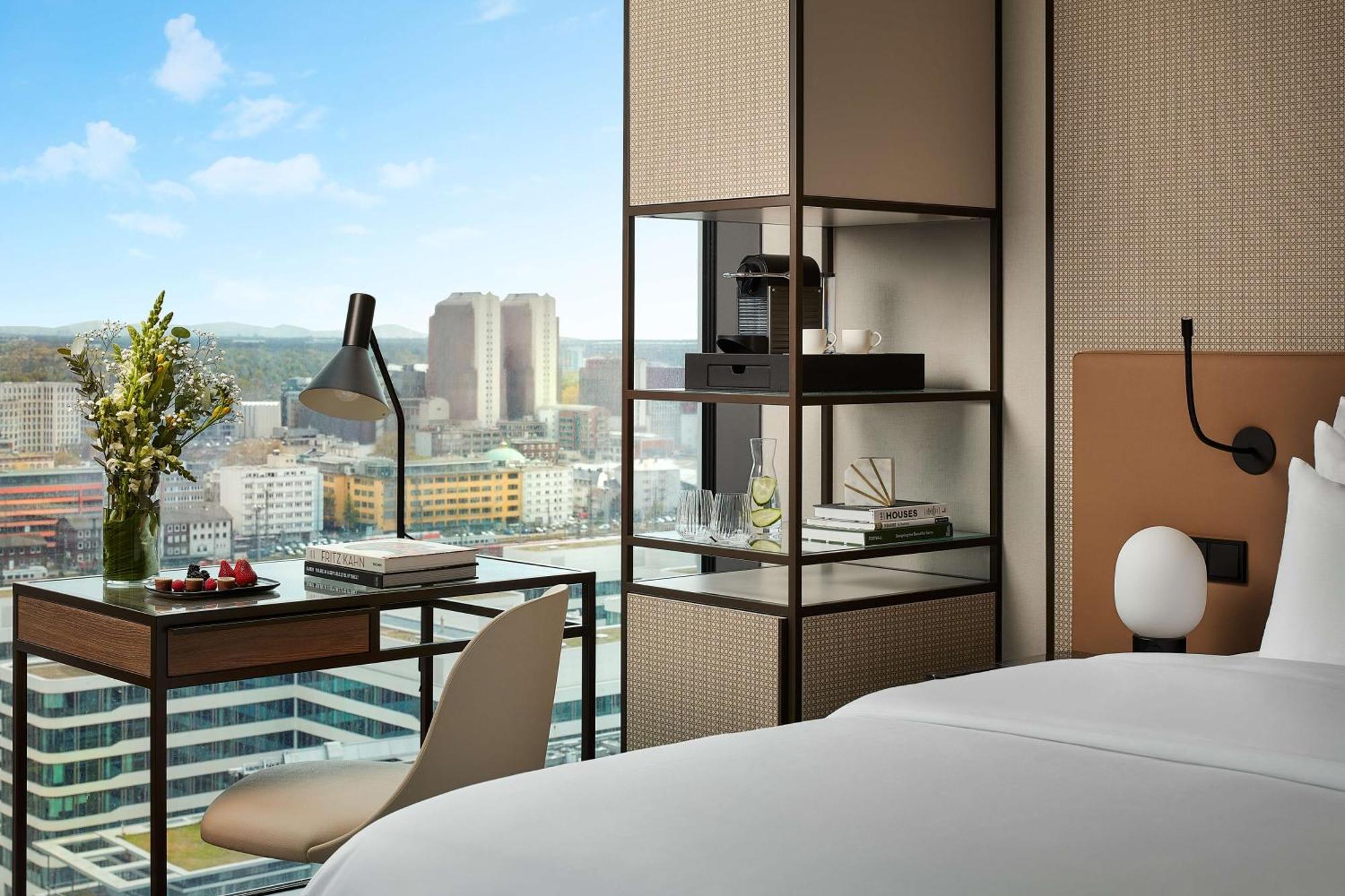 Отель Nh Collection Frankfurt Spin Tower Франкфурт-на-Майне Экстерьер фото