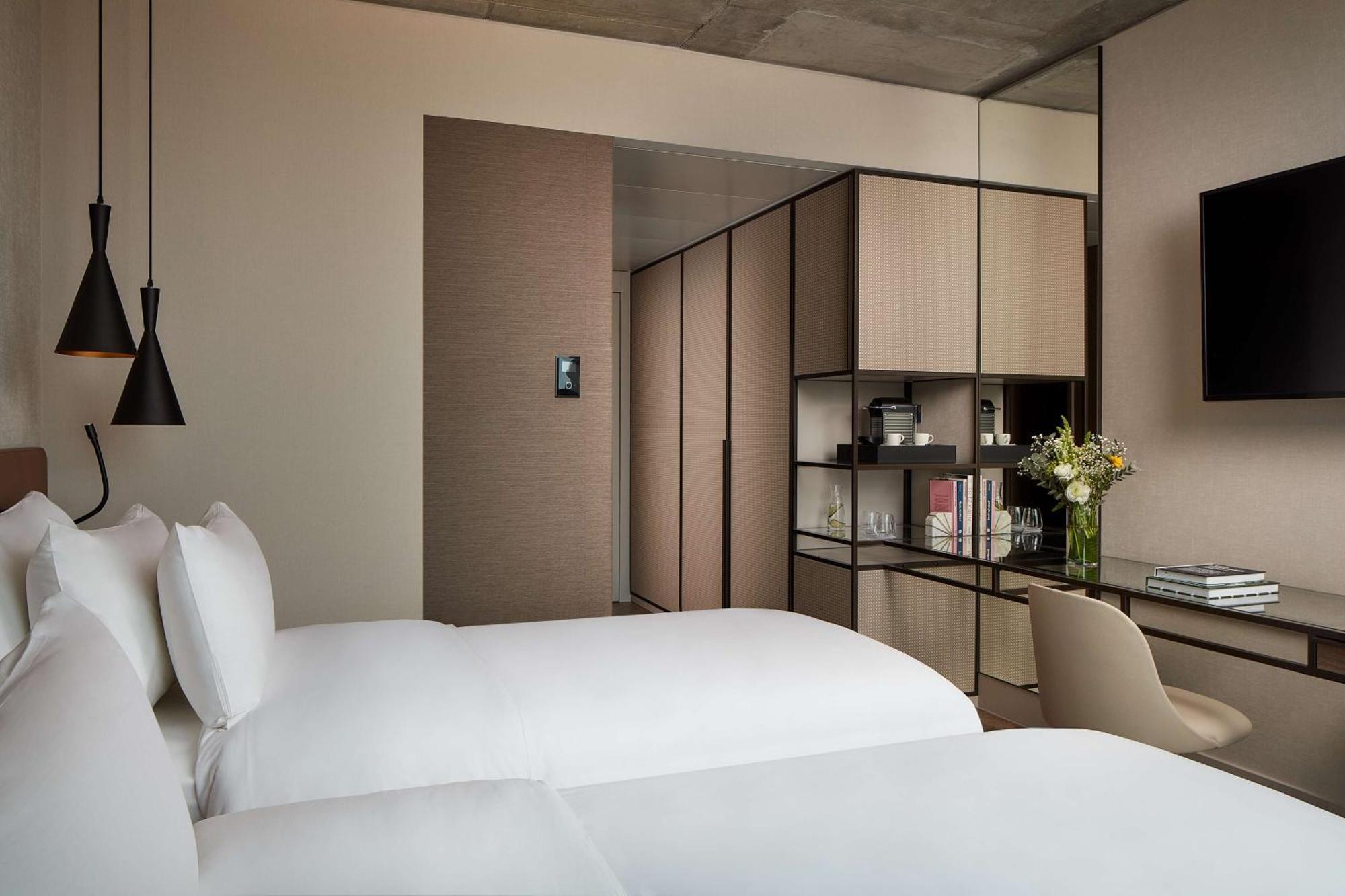 Отель Nh Collection Frankfurt Spin Tower Франкфурт-на-Майне Экстерьер фото